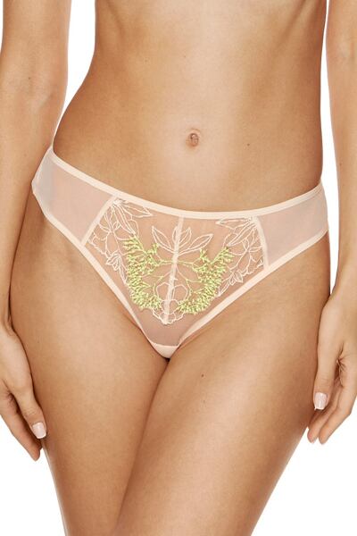 krajková tanga na modelce