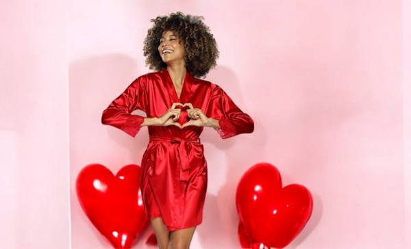 dámský červený saténový župan